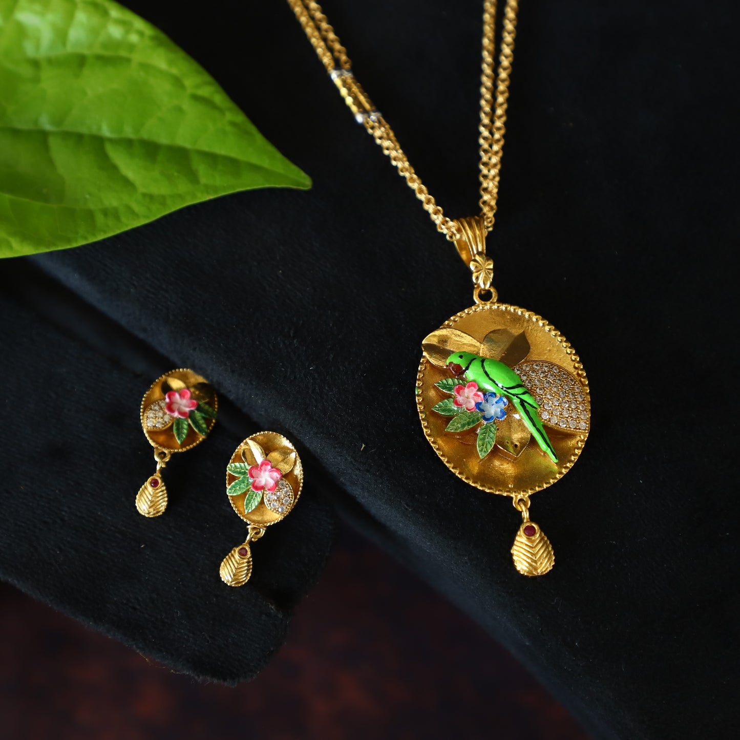 ALMOND SET