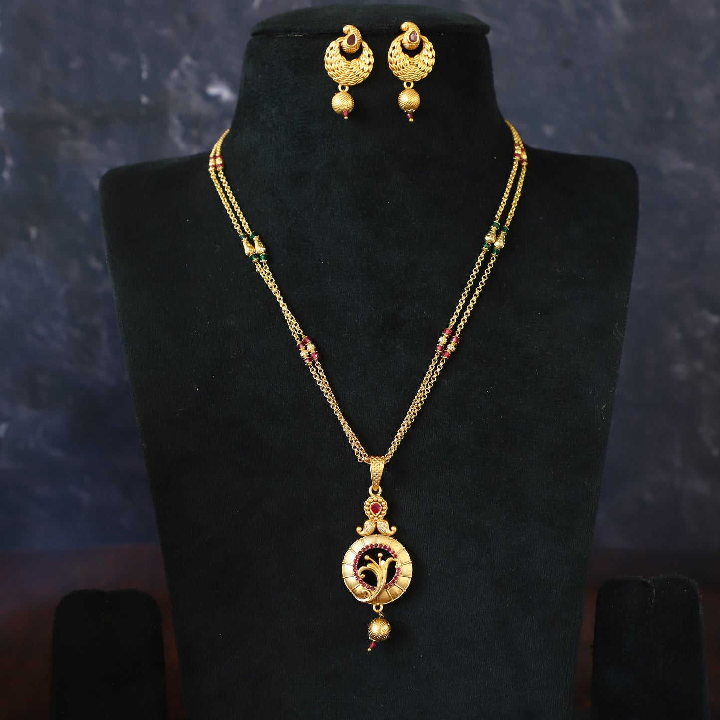 CROWN PENDANT SET