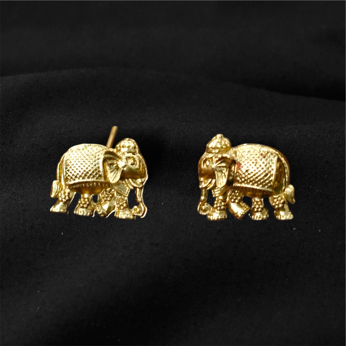 Beautiful gold color simple elephant pendant necklace with elephant stud earrings