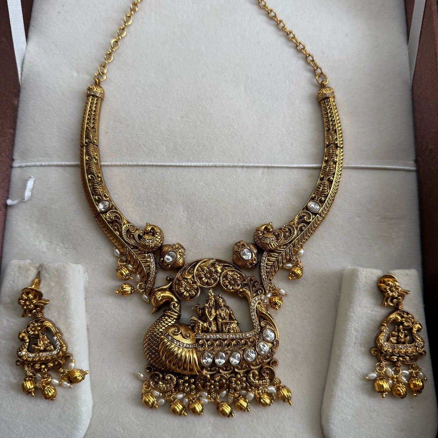 KRISH RADHA NECKPIECE