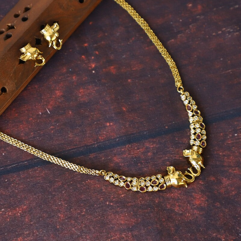 "VINTAGE" NECKPIECE