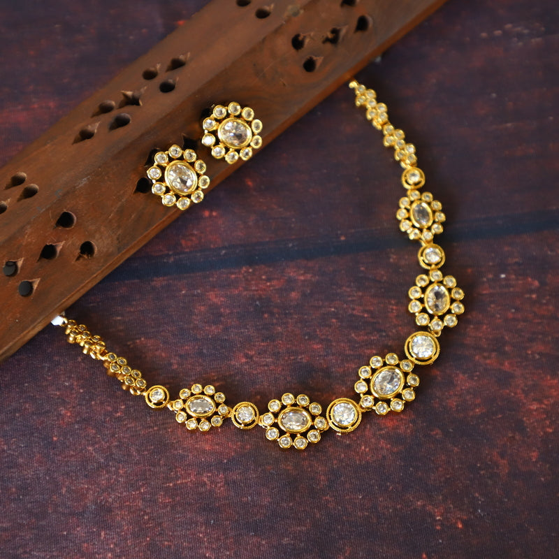 UNIQUE NECKSET
