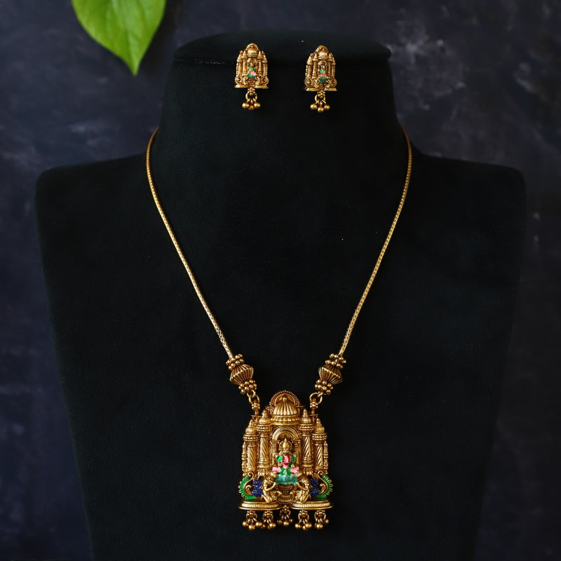 BLOOSOM NECKPIECE
