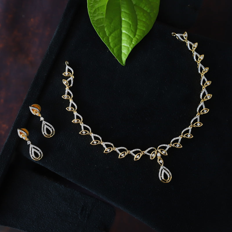BLINK NECKPIECE