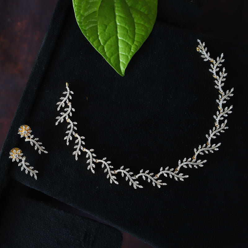 SHINE-NECKPIECE