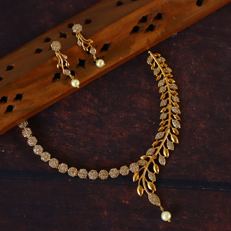 CUTEE NECKPIECE