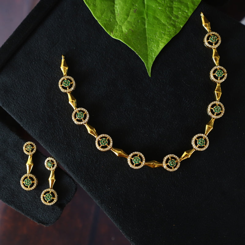 LILY NECKPIECE