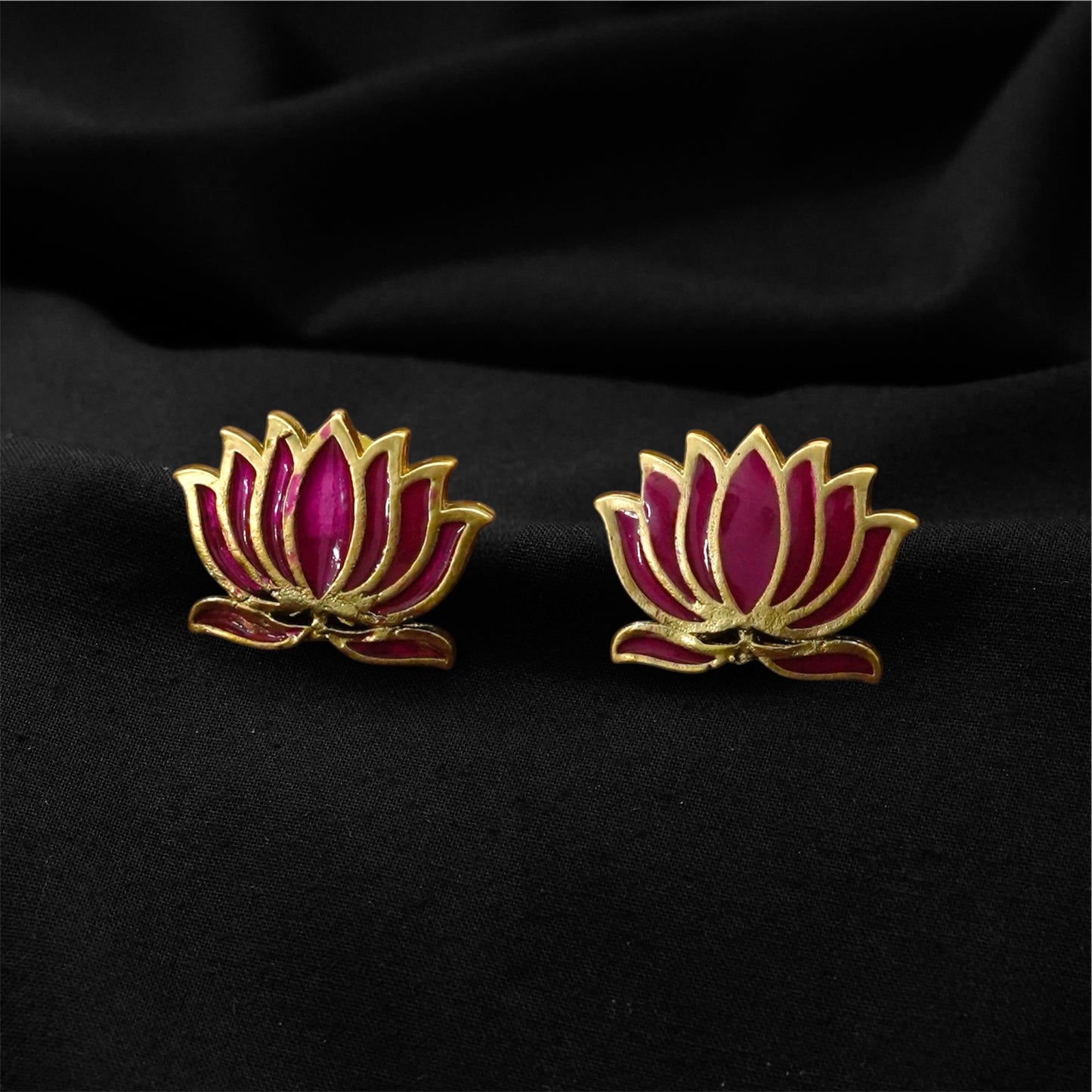 Antic Stone Matte Finish lotus design neck piece