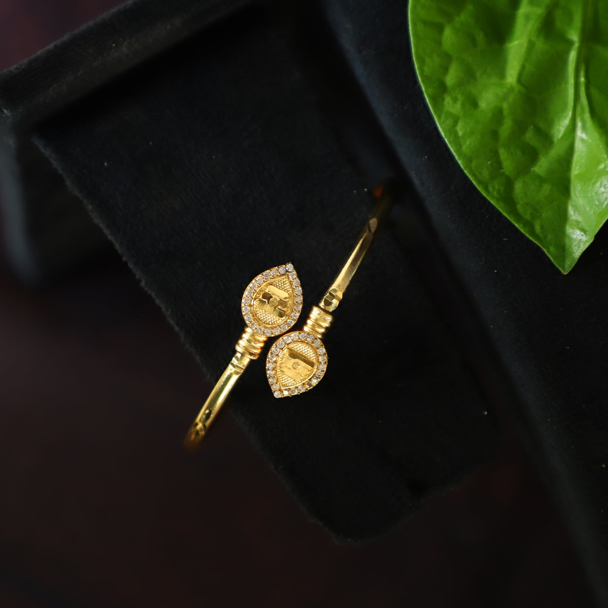 VELAN BRACELET