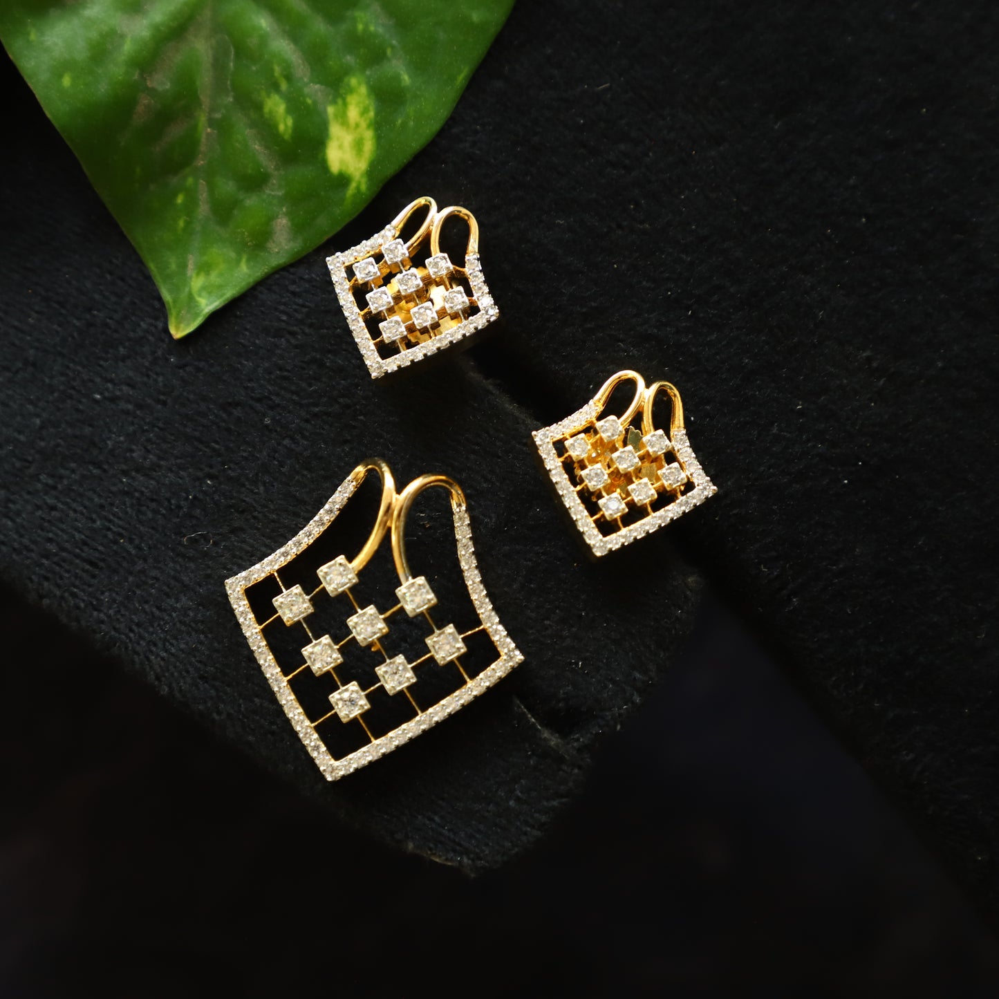DAHLIA PENDANT SET
