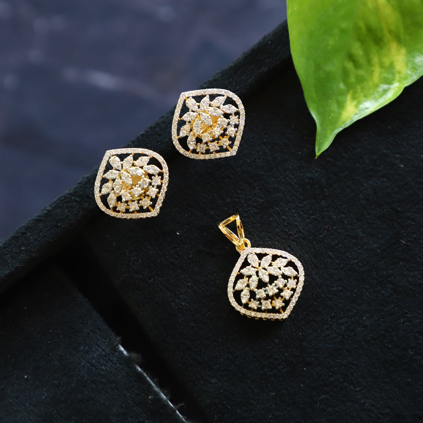 BUNYANUT PENDANT SET