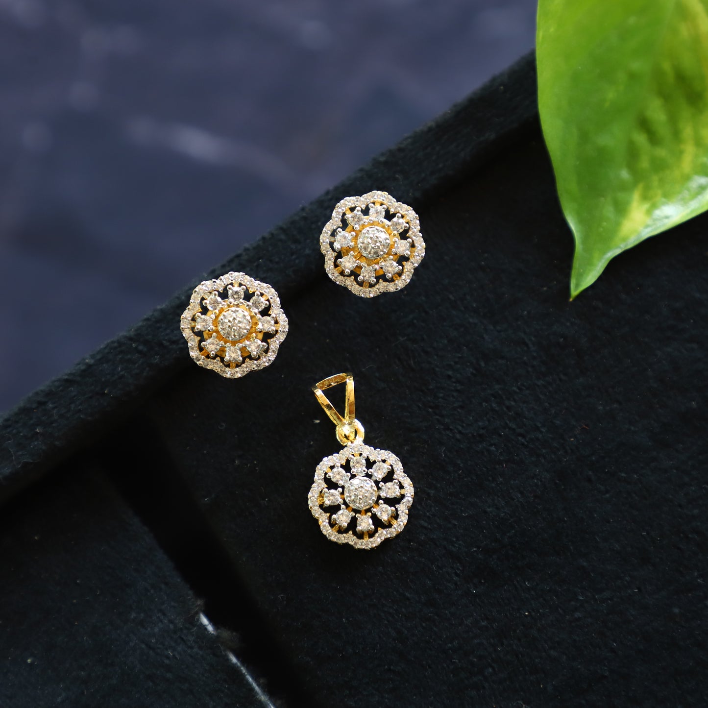 BAMBARANUT PENDANT SET