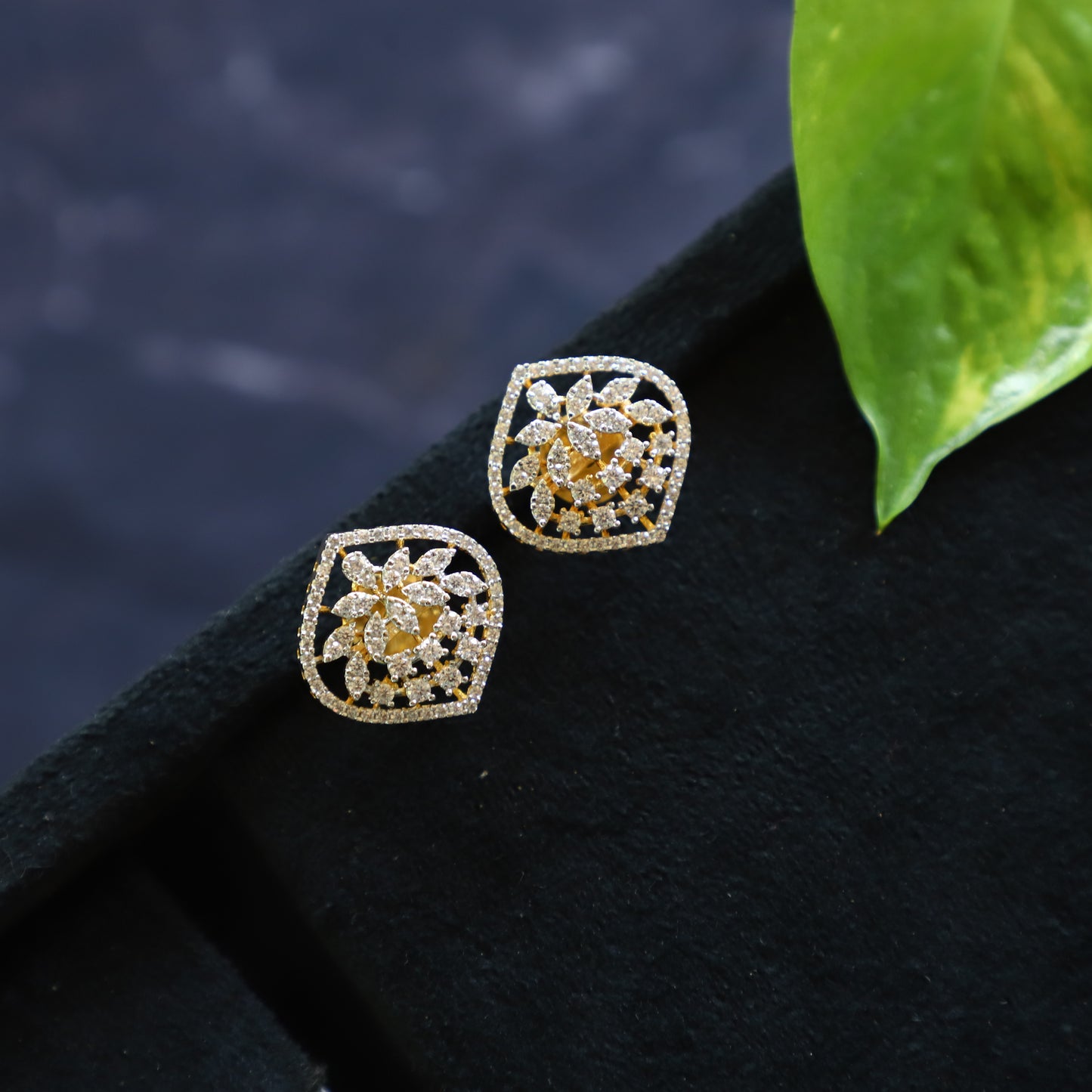 ANJEER EARRING
