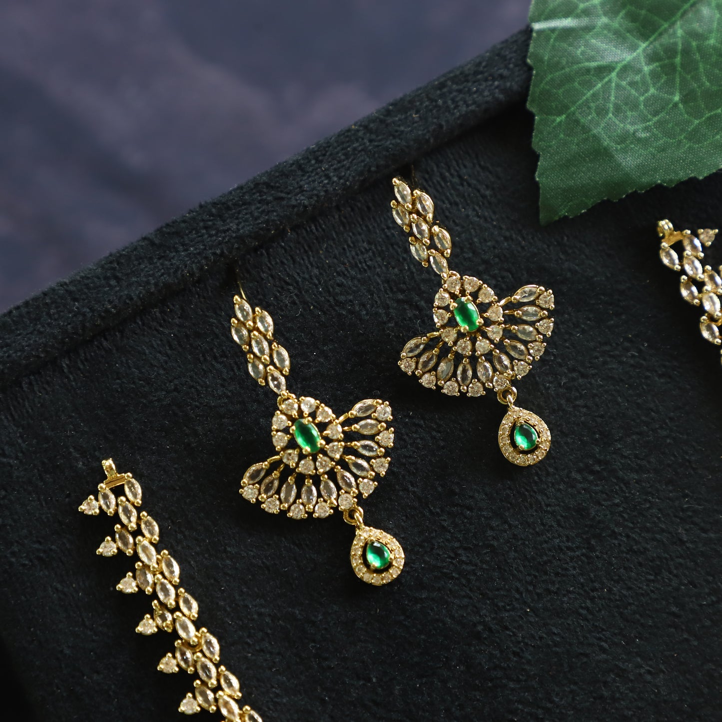 KALIKAM NECKPIECE