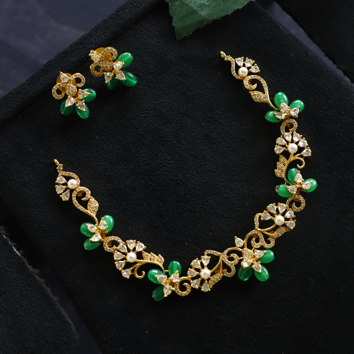 SONGBIRD NECKPIECE