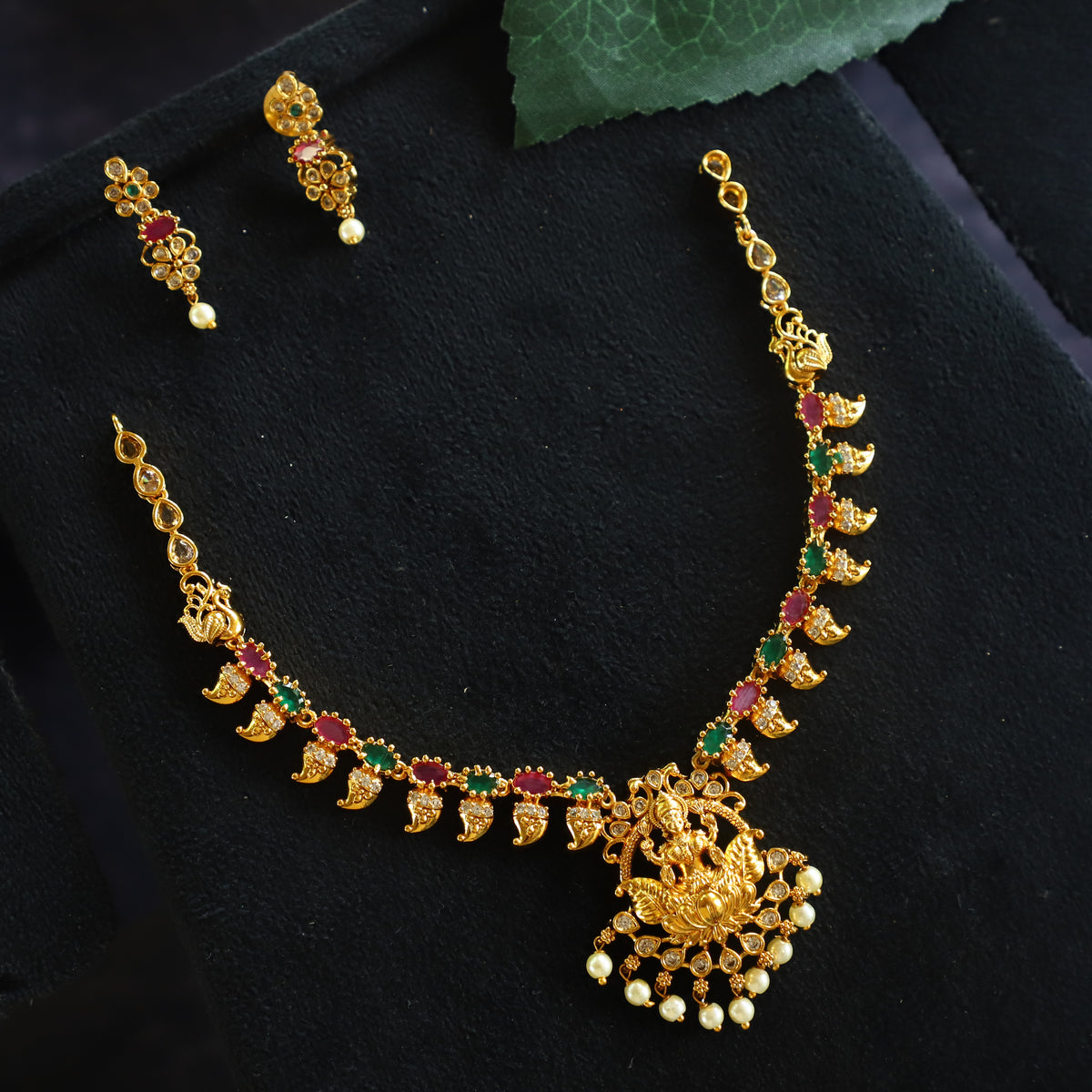 MATTA FINISH NECKPIECE