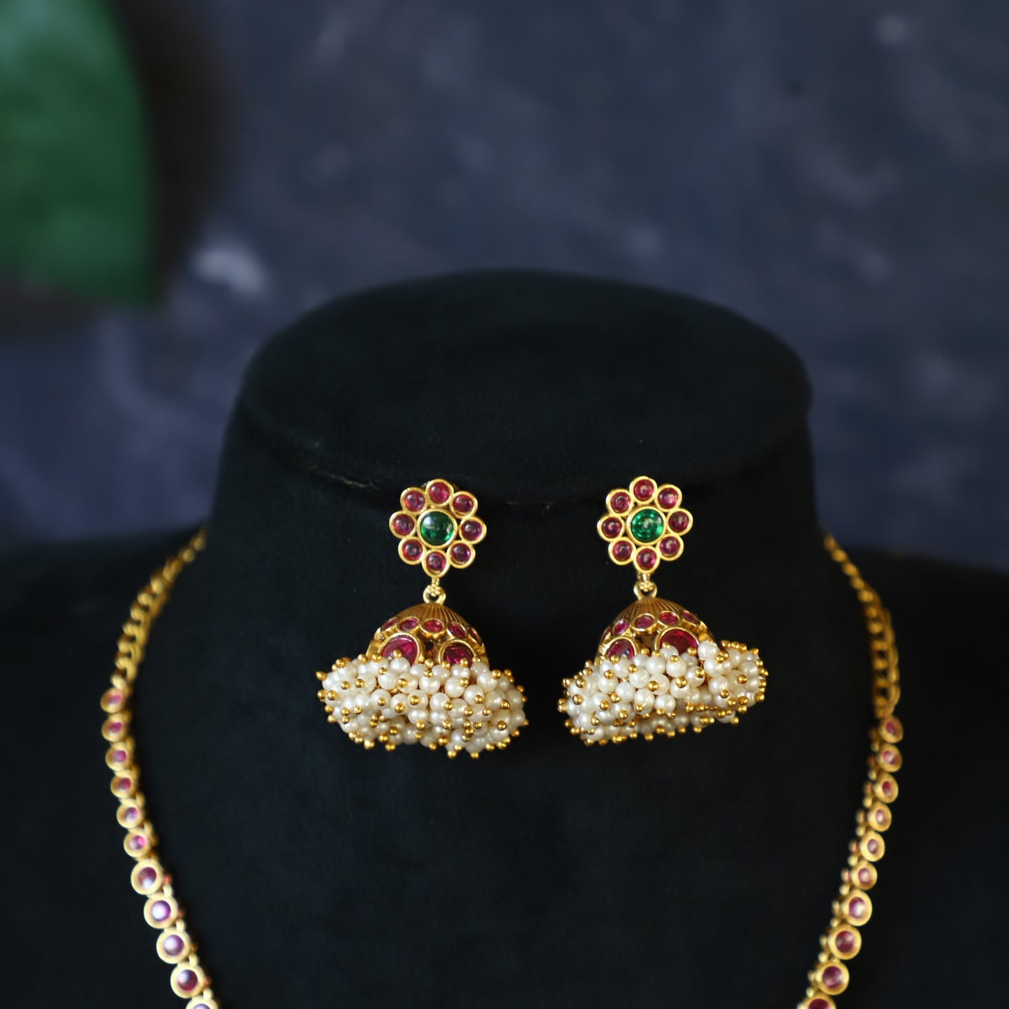 ELEGANT RUBY NECKPIECE