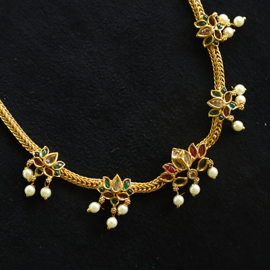 EMBOSSED CHOCKER NECKPIECE