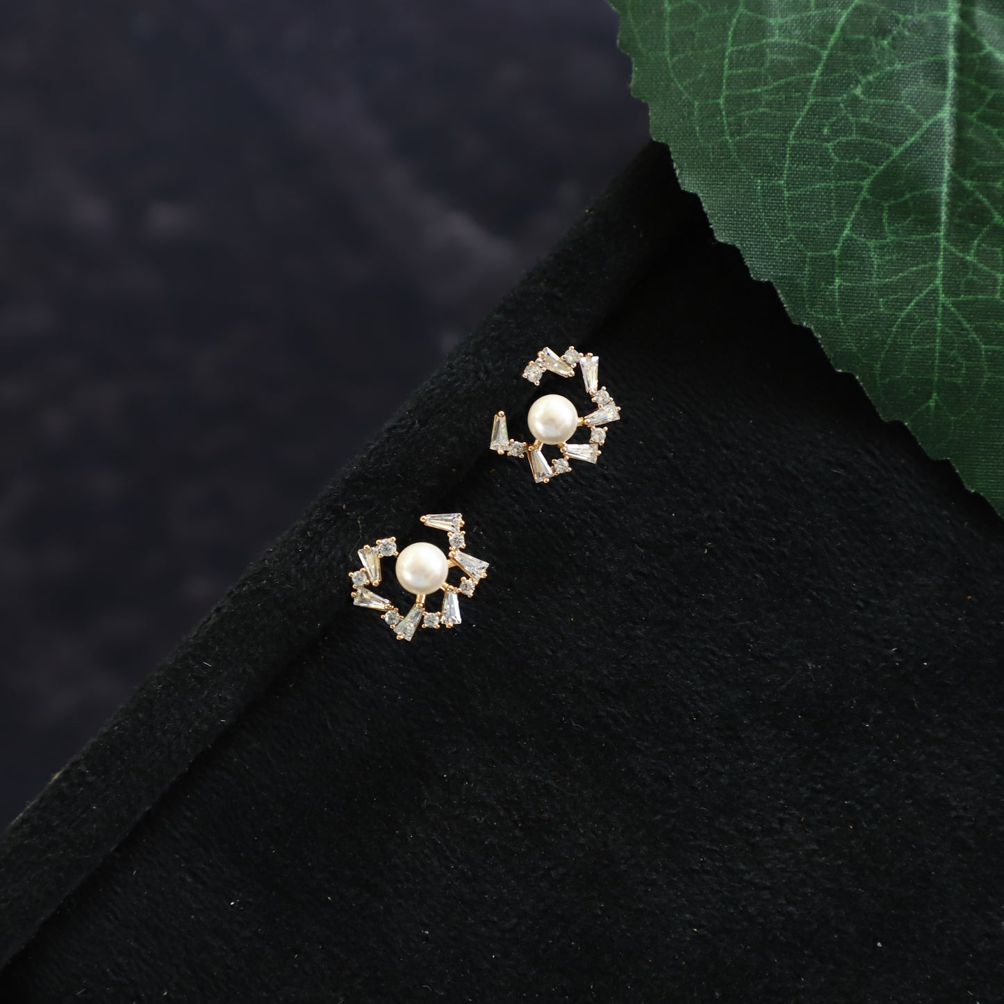 JUMPER EARRING