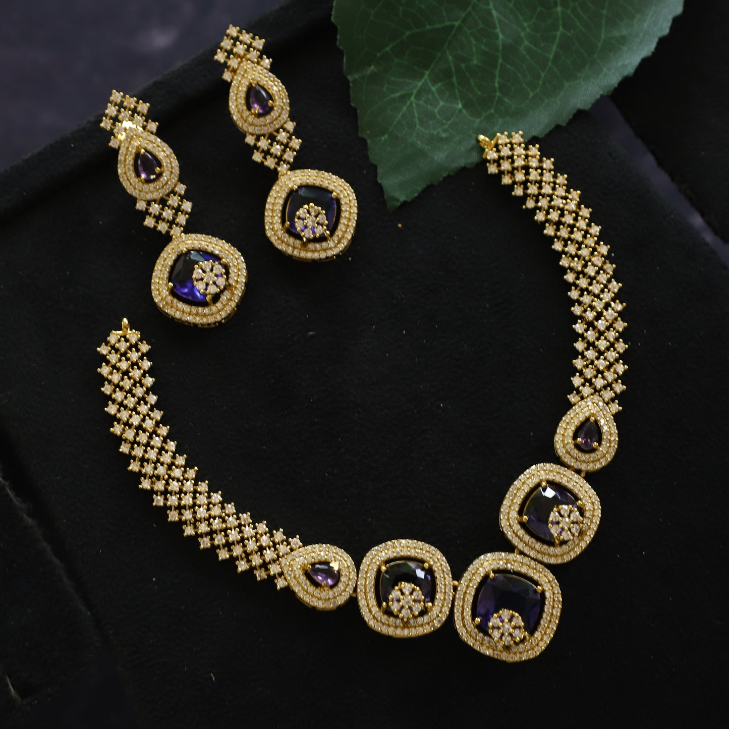 IAN NECKPIECE