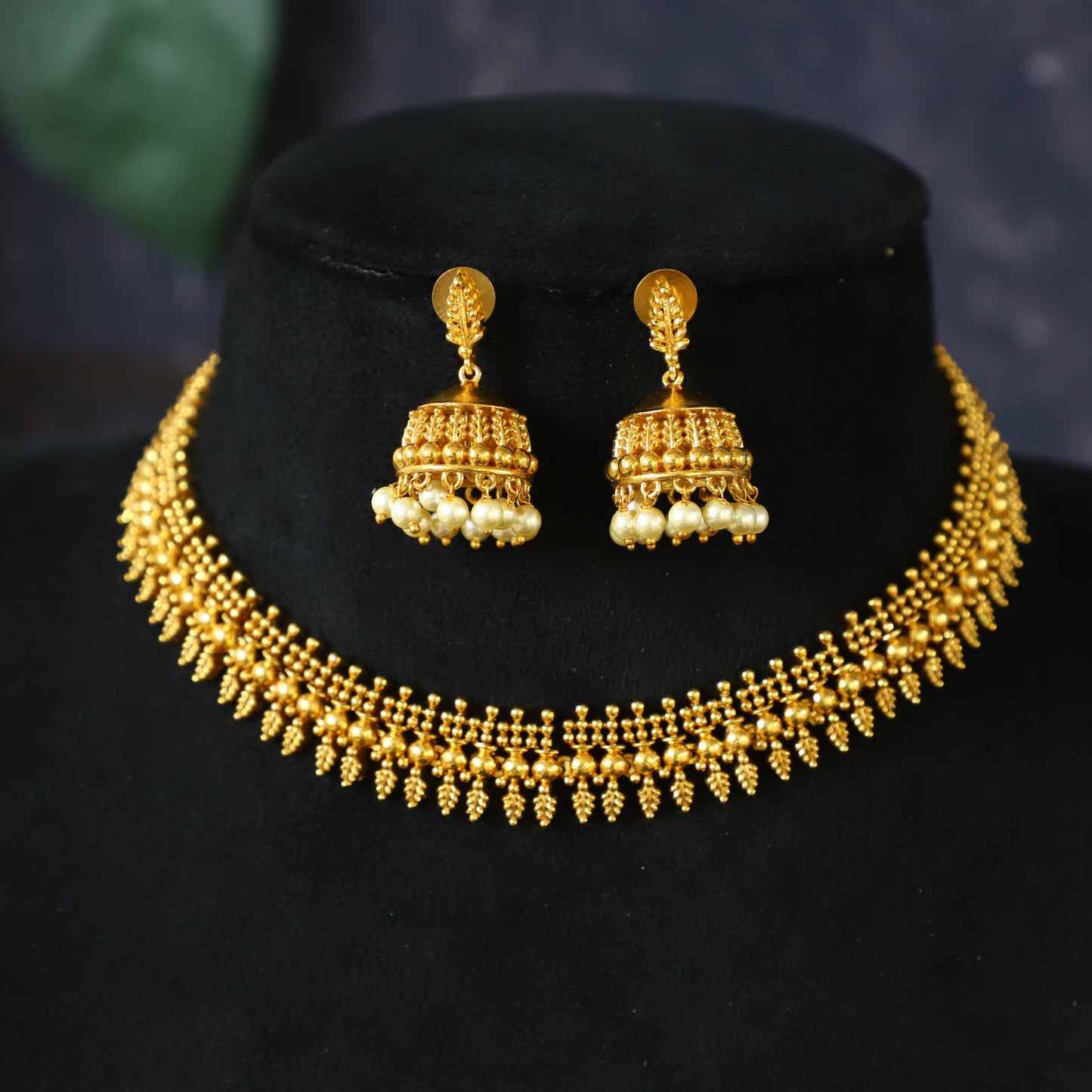 MARIO NECKPIECE