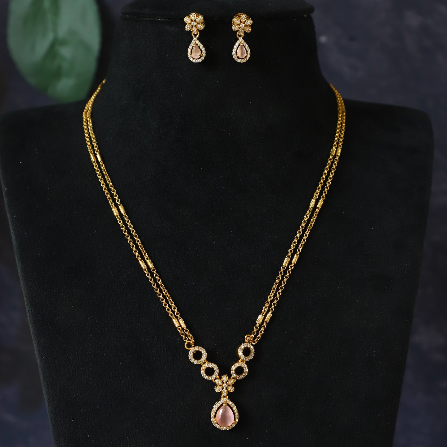 JOSE NECKPIECE
