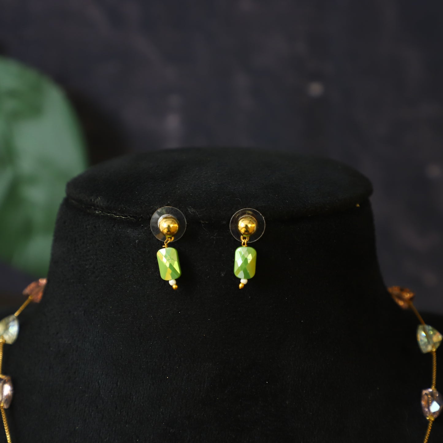 NATURAL STONE CHAINS