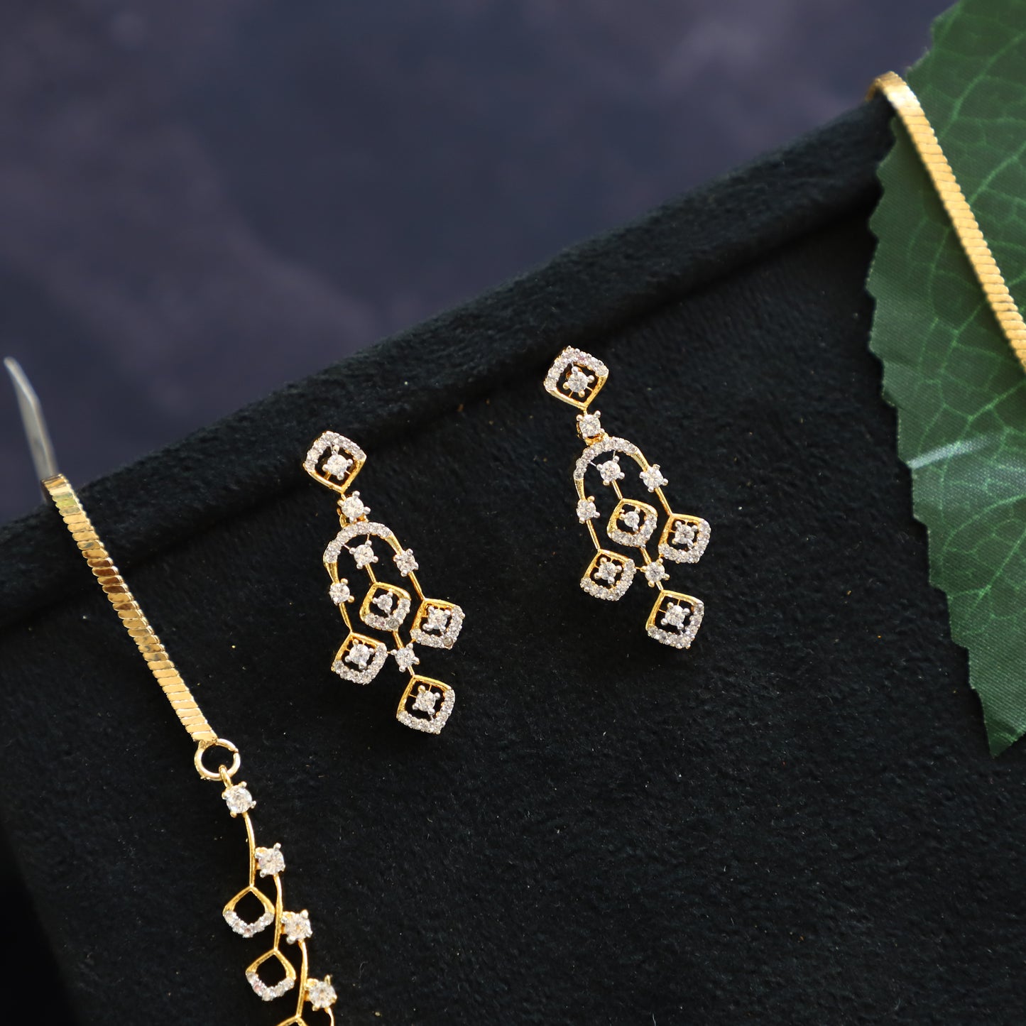 ARTHUR NECKPIECE
