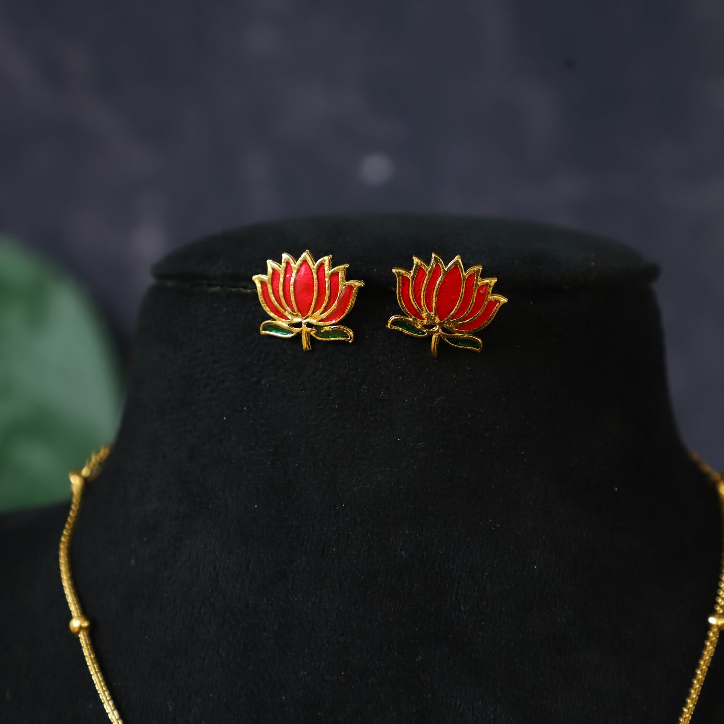 LOTUS NECKPIECE