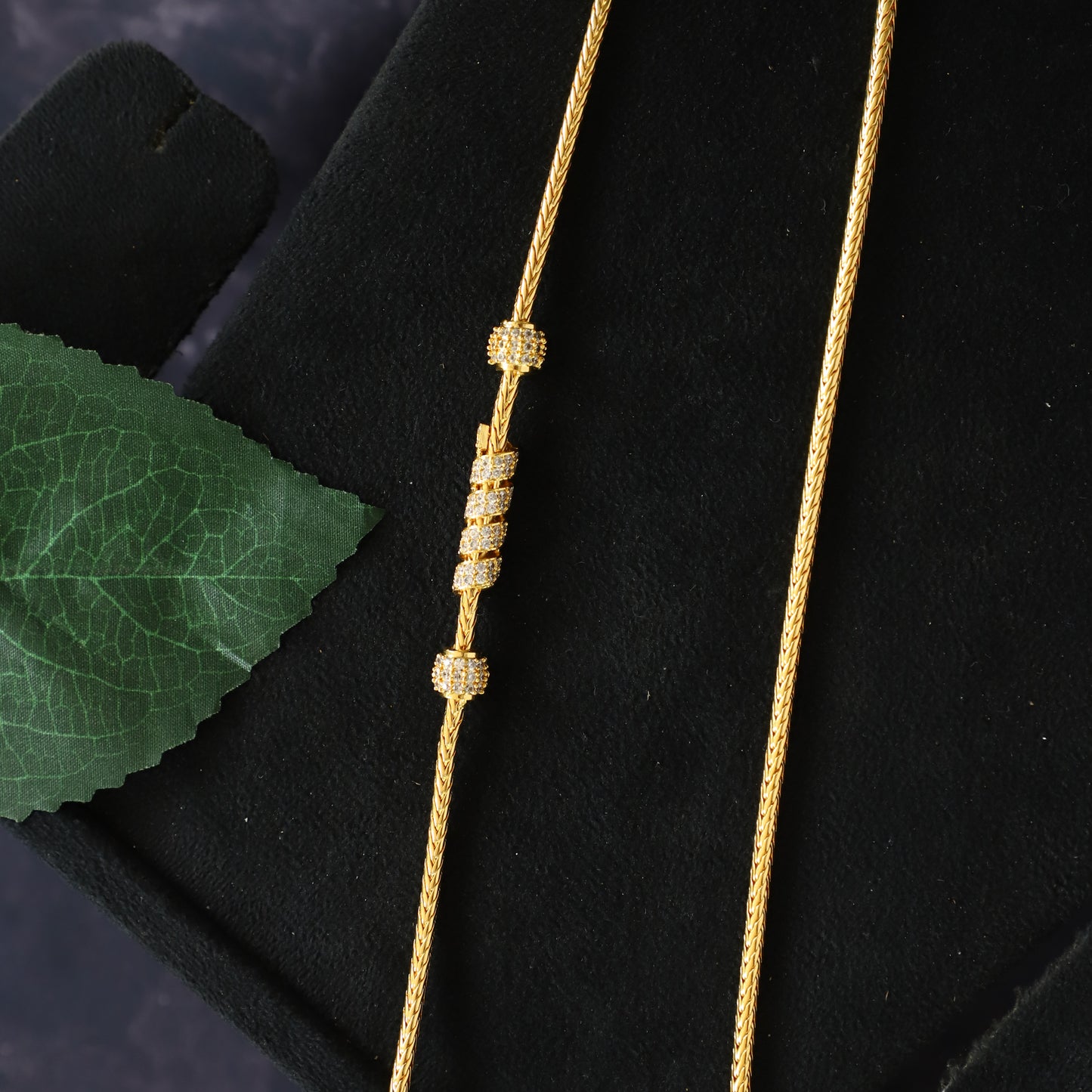 VANCE CHAIN