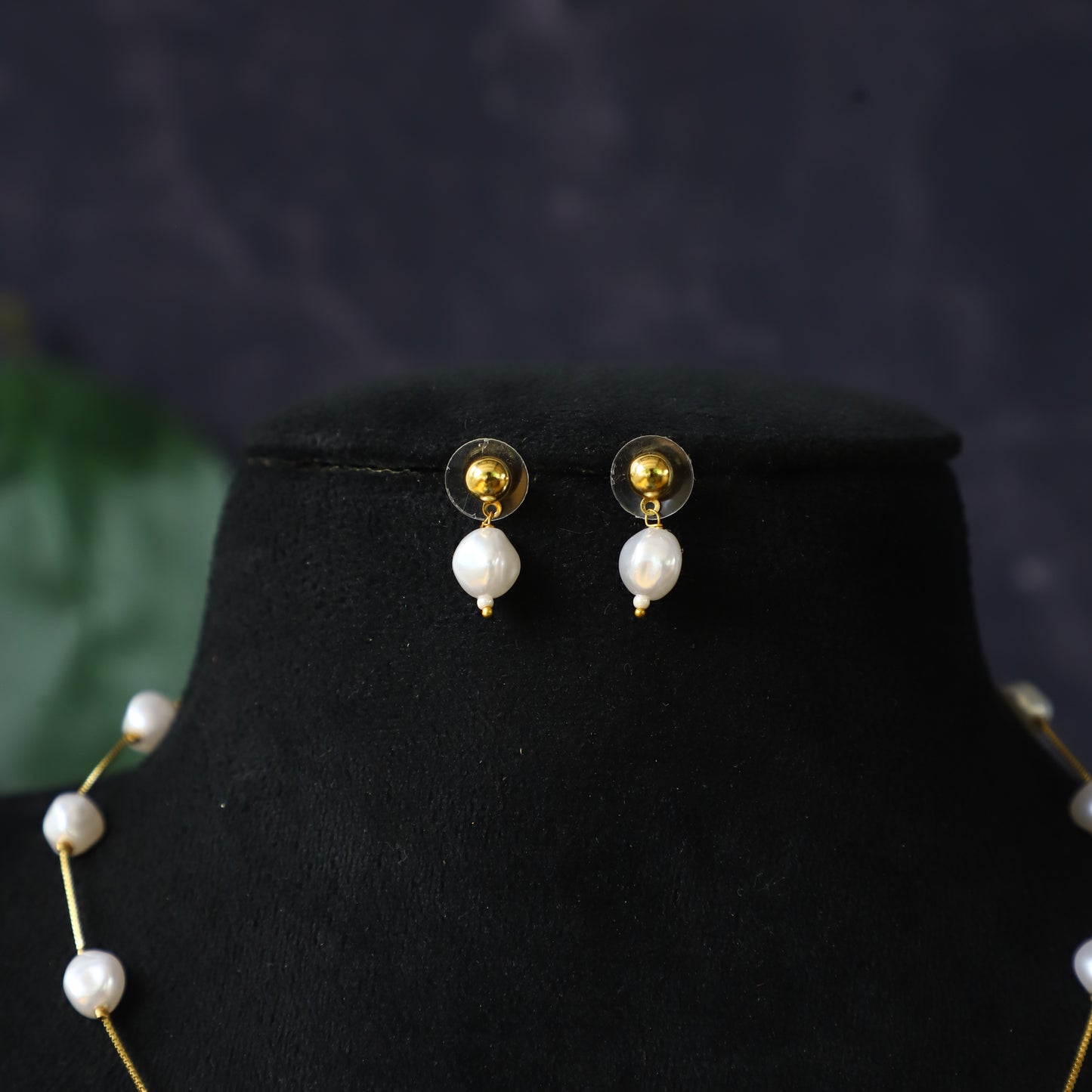 WHITE PEARL CHAIN