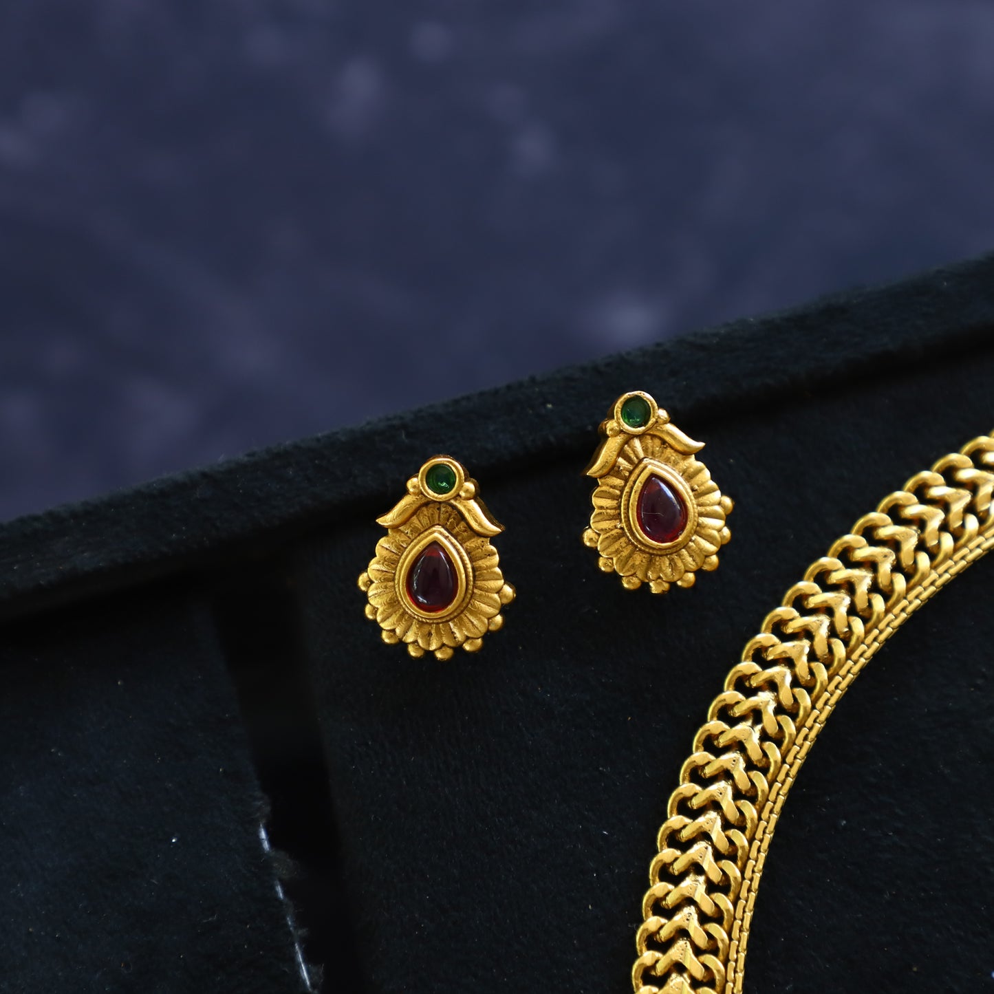 ANAYA NECKPIECE
