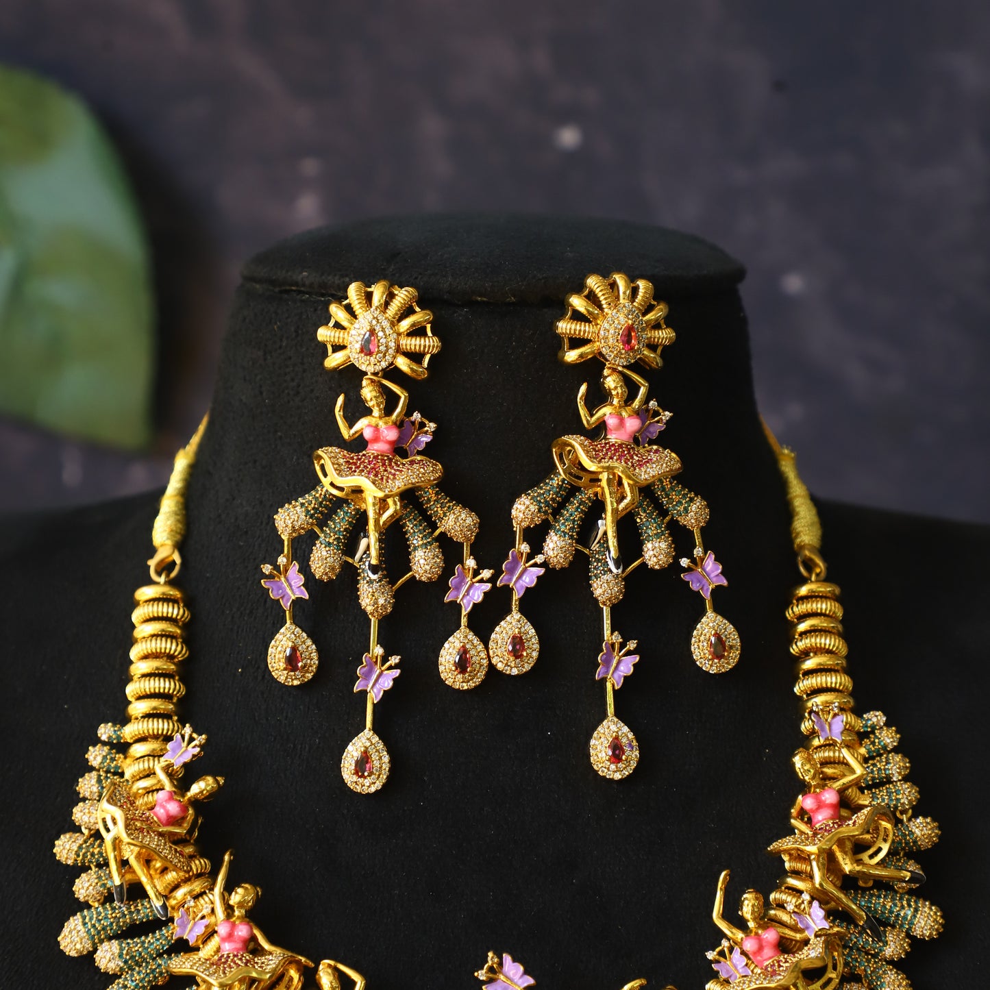 SOREN NECKPIECE