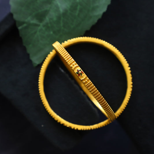 ELEGANT BANGLE