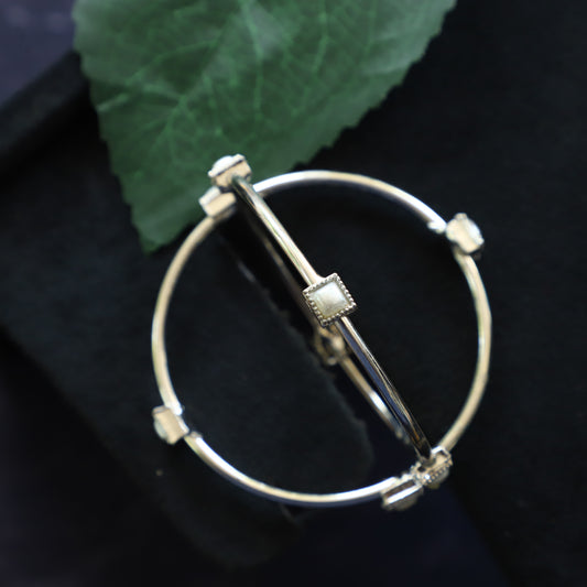 TRENDY SILVER BANGLE
