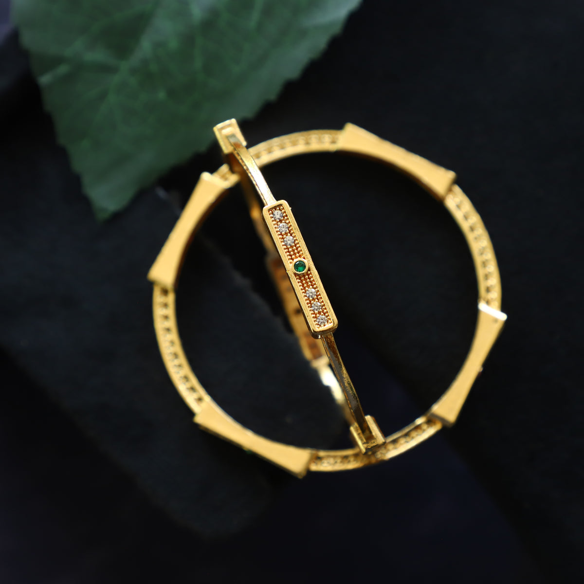 VINTAGE BANGLE
