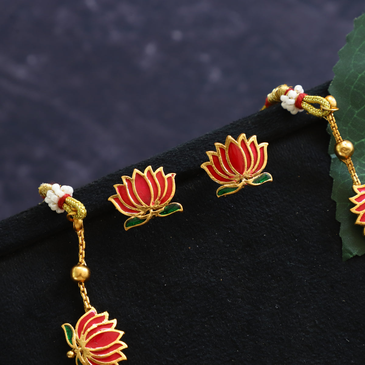 LOTUS DESIGN NECKPIECE