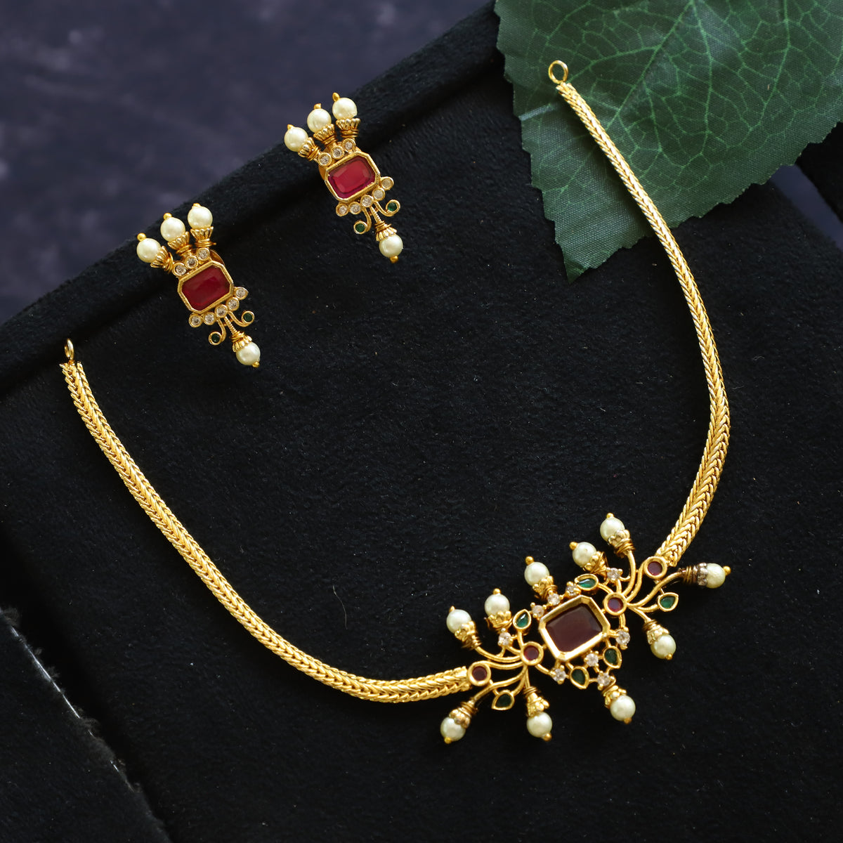 KEMP ATTIGAI NECKPIECE