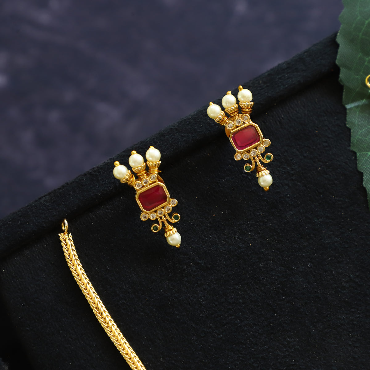 KEMP ATTIGAI NECKPIECE