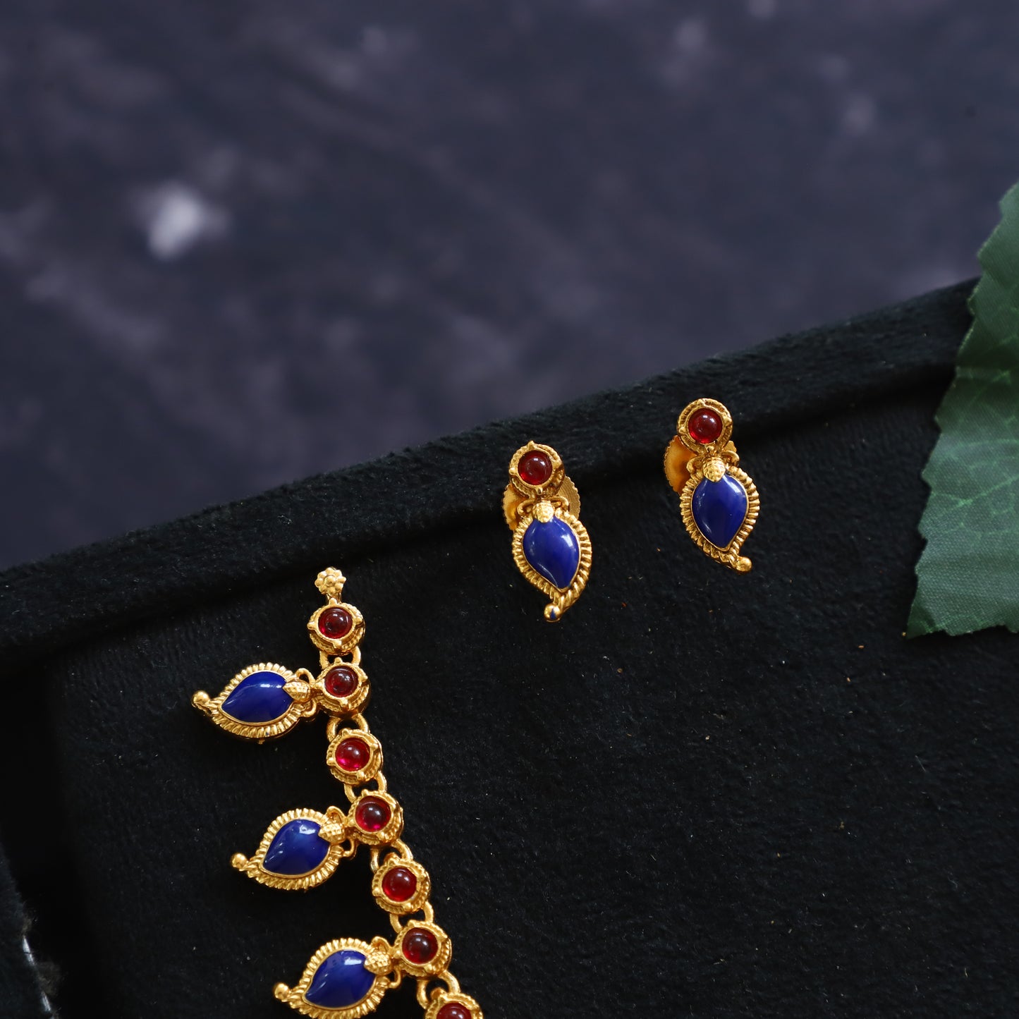 JHON NECK PIECE