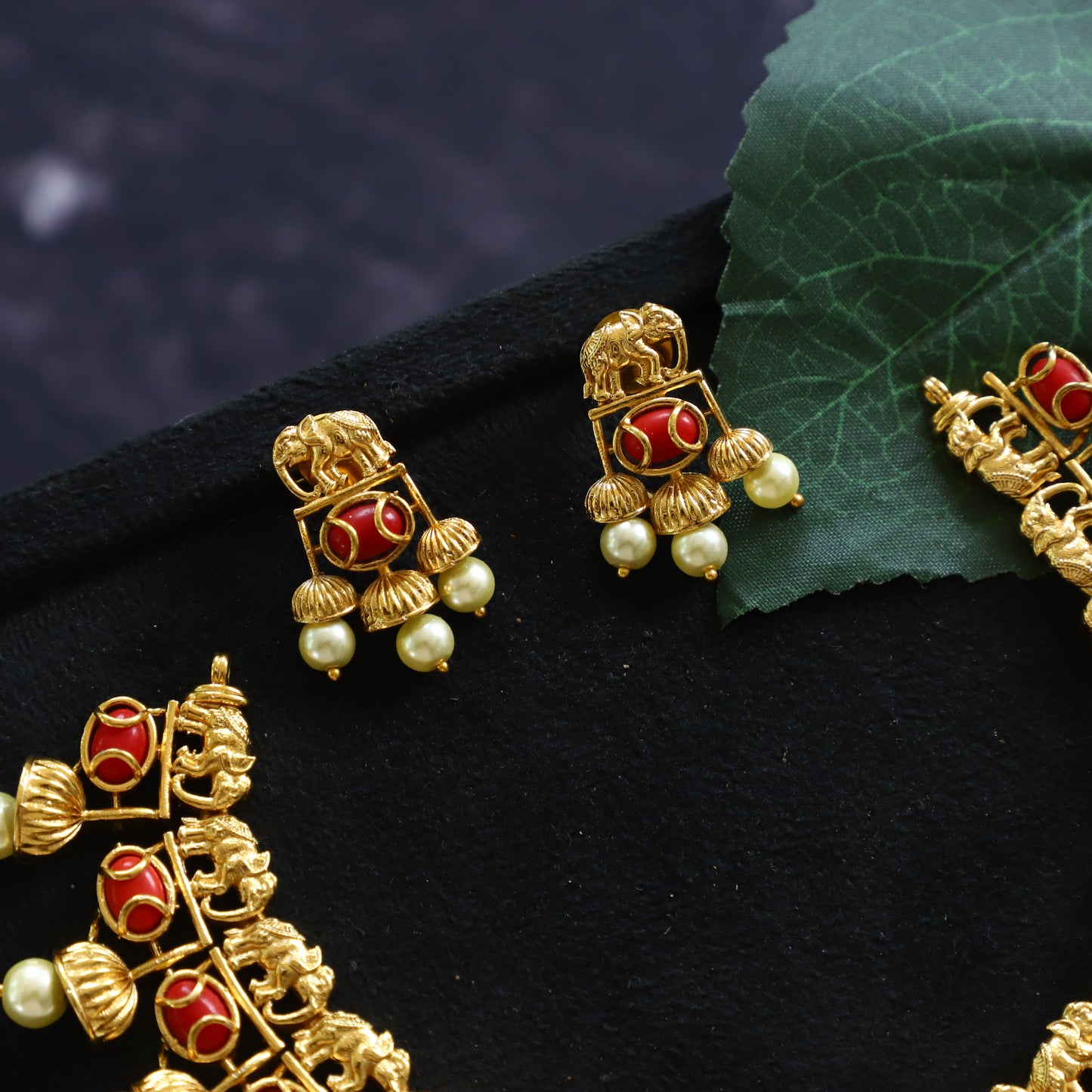 PAVALAM CORAL NECKPIECE