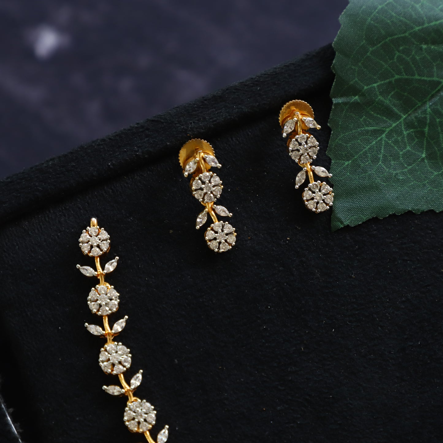 DAZZLE-NECKPIECE