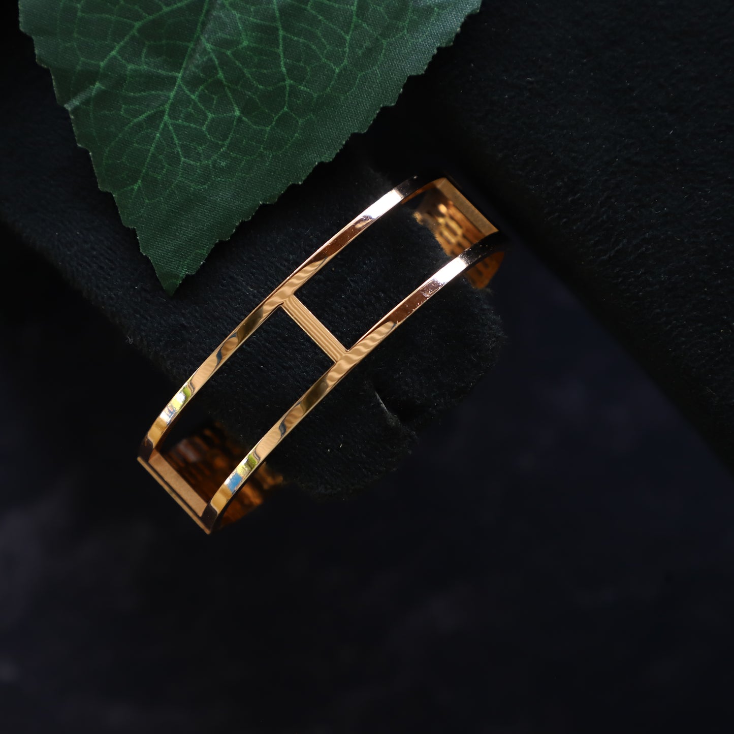 ANIKA BRACELET