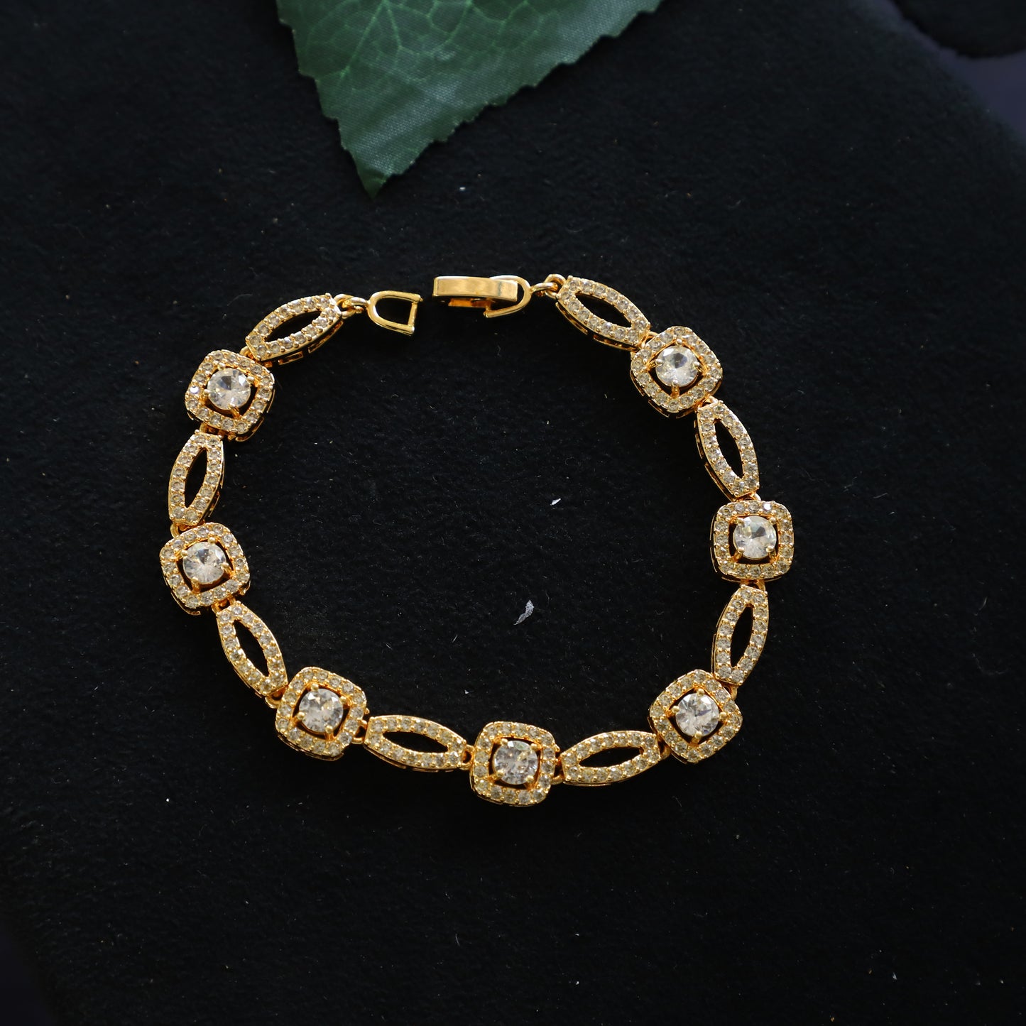ANTIC FLOWER BRACELET