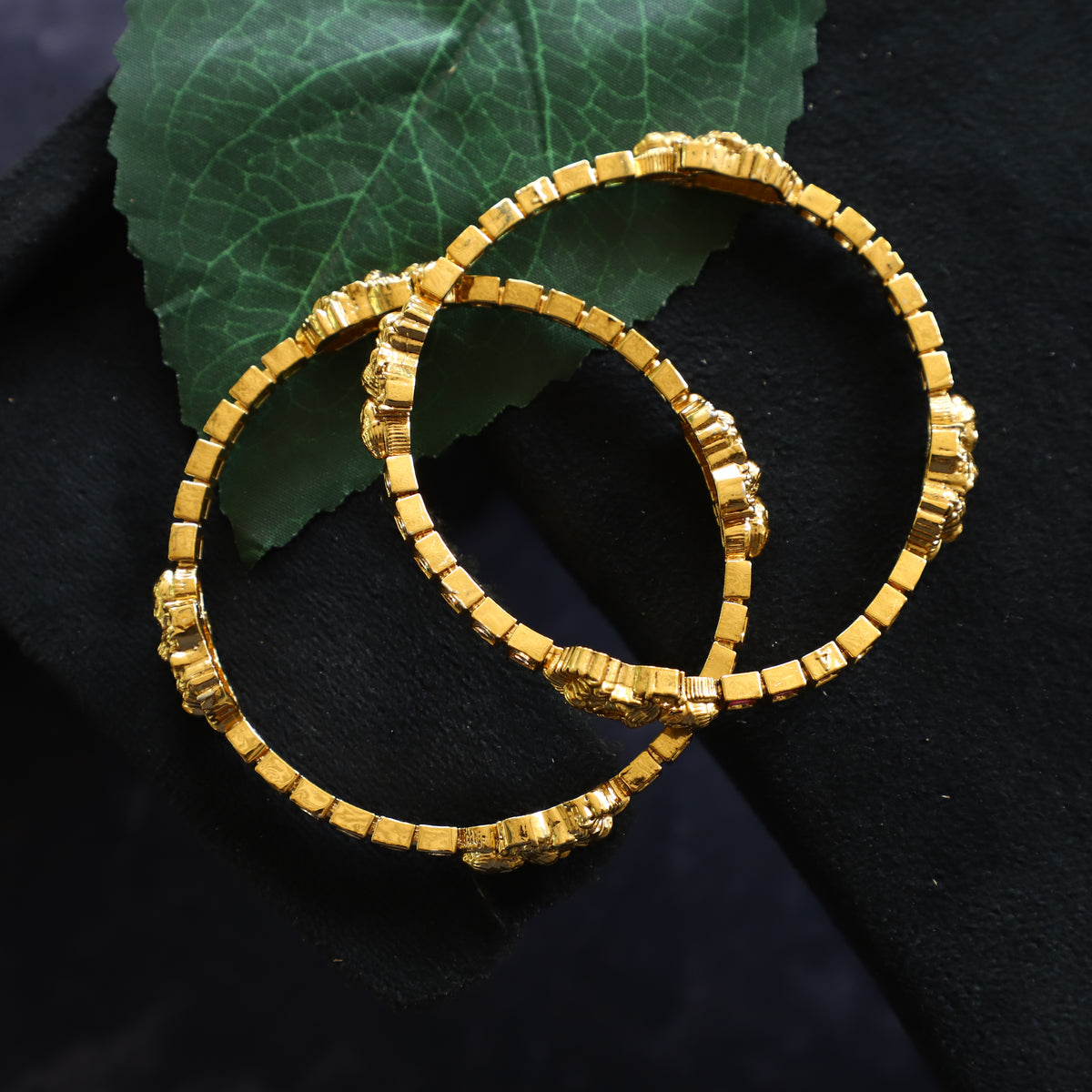 LEONA BANGLE