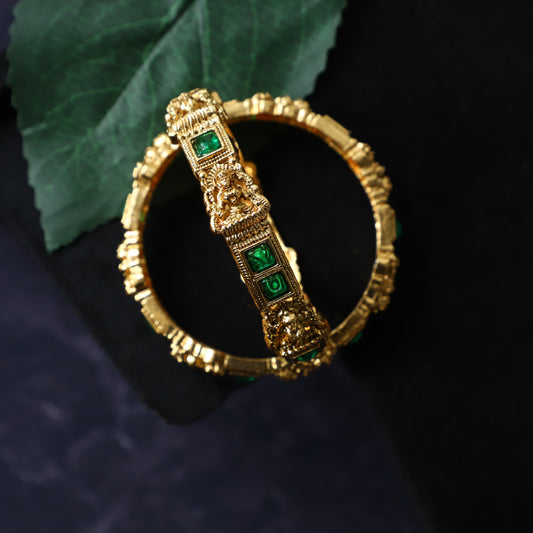 BEAR BANGLE