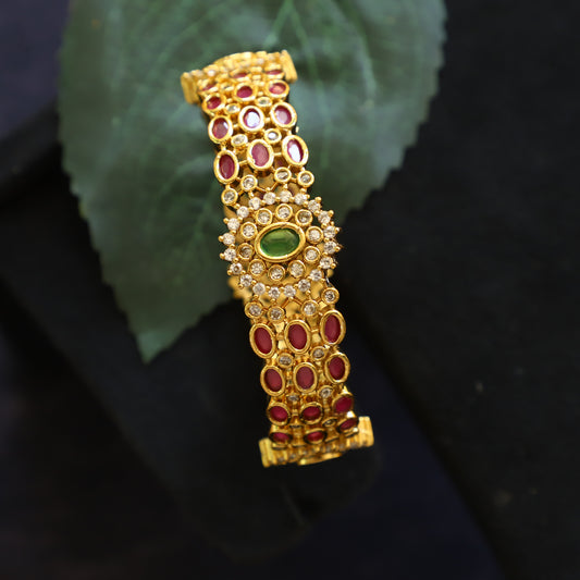 PARI BANGLE