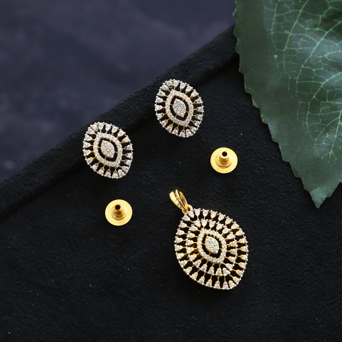 GLORIA PENDANT SET