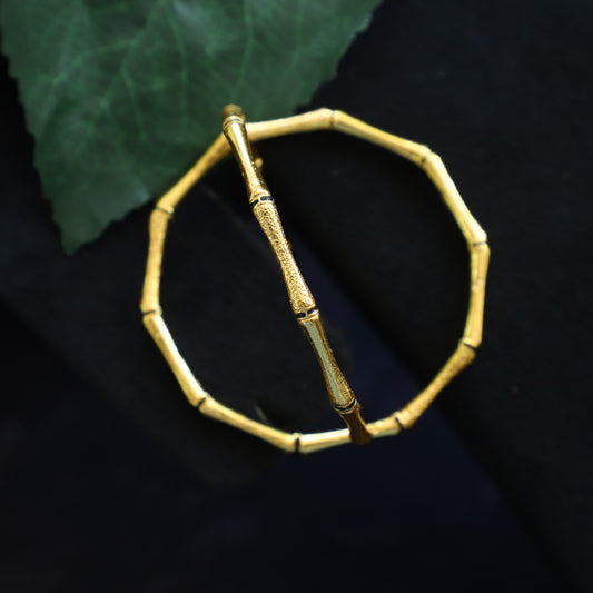 LOLA BANGLE