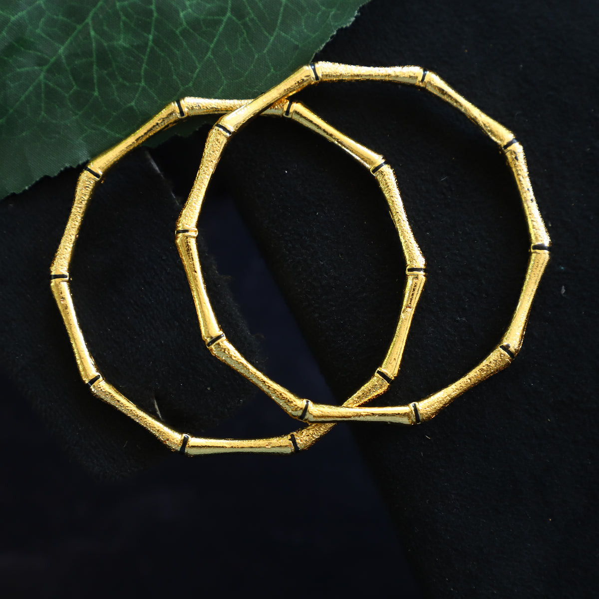 LOLA BANGLE